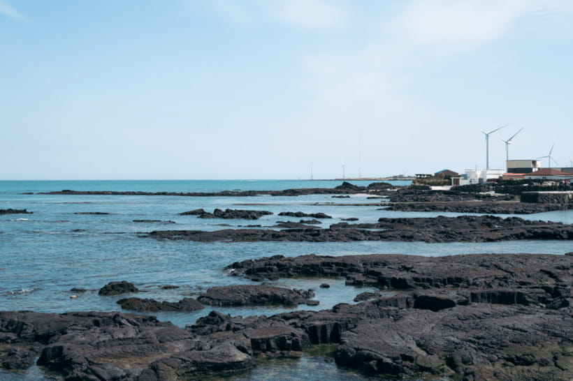 Jeju: Western Jeju K-Drama Spots Tour with Hotel Pickup - Lunch at a local restaurant
