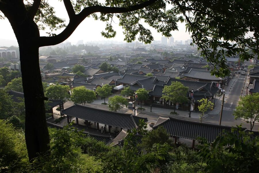 Jeonju: Essence of Jeonju, Hanok Village & Maisan Mountain - A short lunch break with local guidance