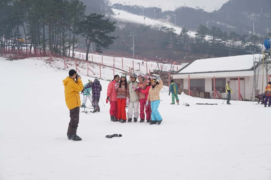 Jisan Forest Resort: Ski Full-Day Tour or Shuttle from Seoul - Choosing among the three Jisan packages