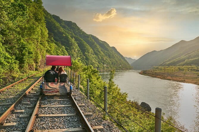 K-pop boyband Film Location Private Day Trip - Lunch choices that fit different kinds of fans