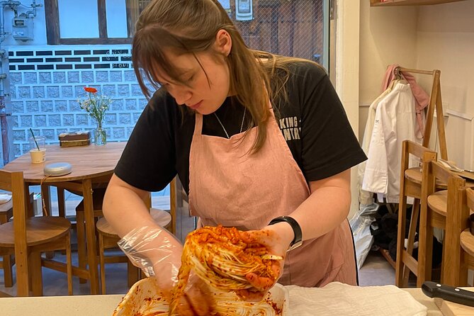 Kimchi class with Chef Hakyung near Gyeongbokgung place - Key points at a glance