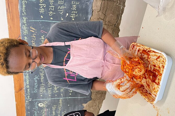 Kimchi class with Chef Hakyung near Gyeongbokgung place - Cheongwadae Sarangchae and the Blue House area