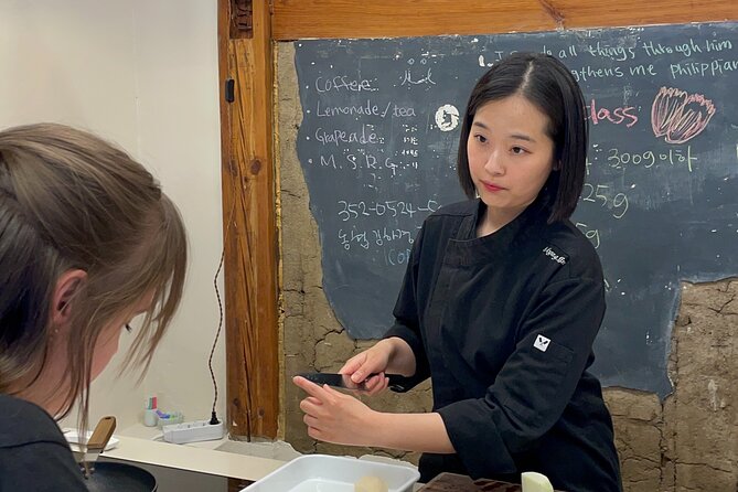 Kimchi class with Chef Hakyung near Gyeongbokgung place - Taking your kimchi home