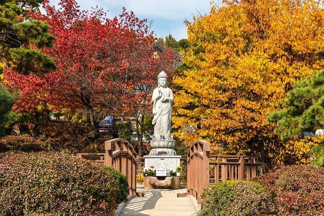 Korea Temple & Starfield Library Gangnam K-BBQ - Bongeunsa Temple beside the towers