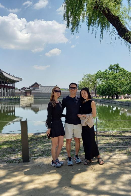 Layover tour to Gyeongbokgung-Folk Museum-Bukchon-Insadong - AREX From Incheon to Seoul Station