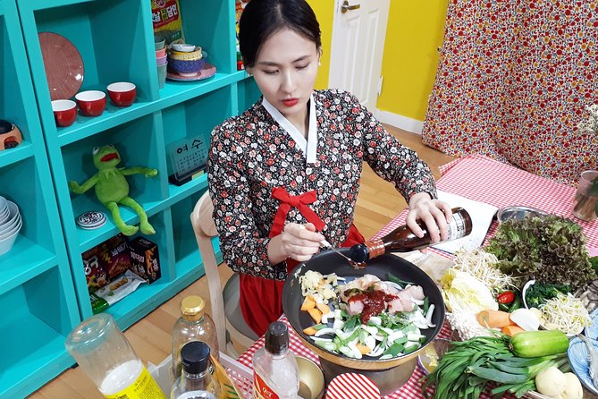 Local Home Korean Cooking Class & Market Adventure in Seoul - Cooking four Korean dishes in a local home