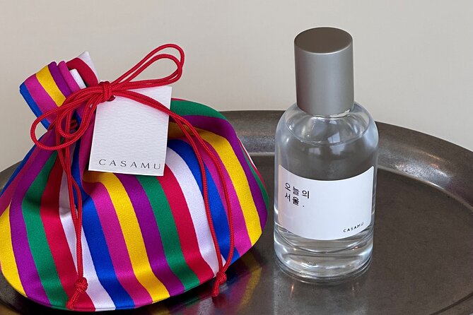Make your K-scent perfume: Modern oneday class in Seoul - Learning the perfume pyramid without a lecture overload