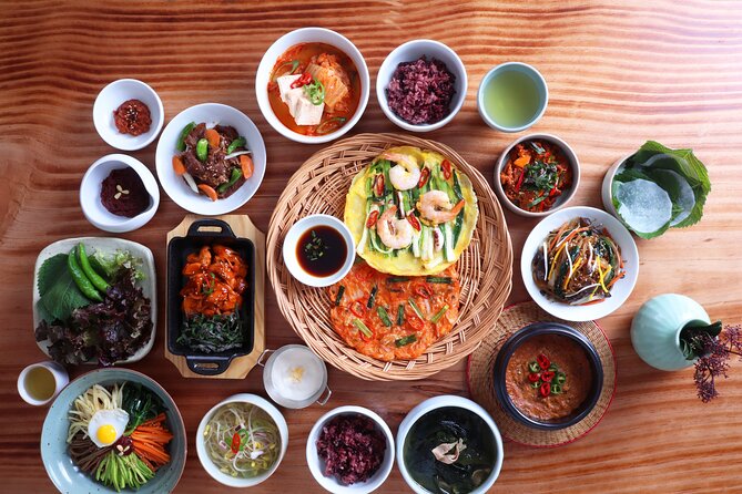 Master Korean traditional cooking with a Kimchi chef - Meeting at Jegi-dong Station before 10 a.m.