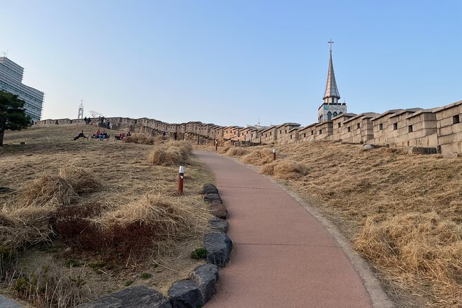 Morning Bike Tour along the Han River with a Local - Seongsu-dong, where old industry meets new Seoul