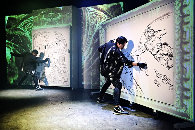 Painters Show in Gwanghwamun Theater (nearby Seodaemun station) - Audience participation can be fun, or slightly awkward