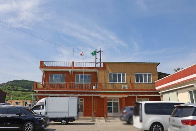 Pohang One day city Tour : Home town Cha cha cha Drama Locations - Cheongjin-ri and the Yoon Dental Clinic photo stop