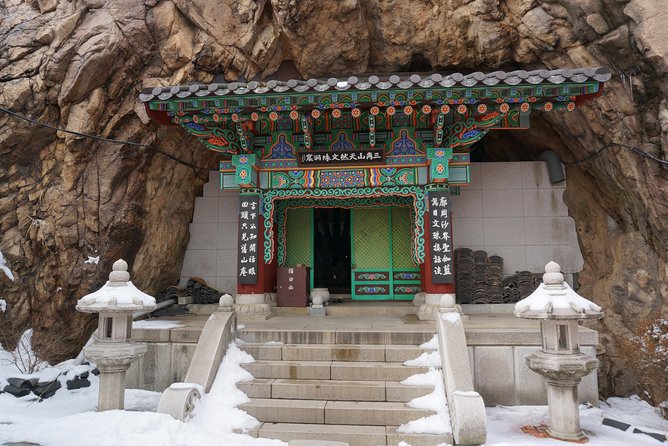 Private Hiking tour to Bukhansan Peak(Baegundae: 836.5m) with Mountain Expert - Temples, streams, and viewpoints beyond the summit