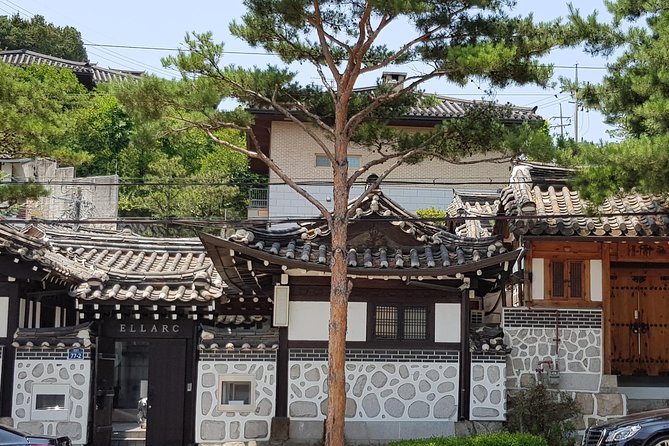 Private Layover Tour from Incheon Airport to Seoul - Namdaemun Market adds street-level Seoul