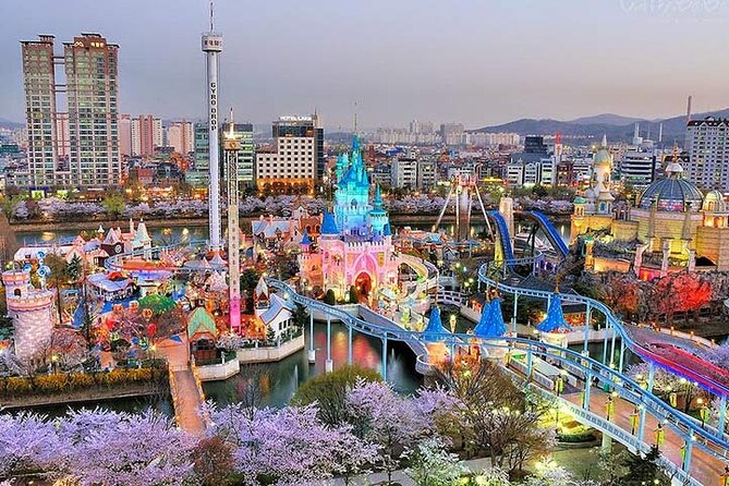 Private tour Lotte World,Tower,Aquarium(All Tickets are included) - A quick Gangnam photo stop with a famous pose
