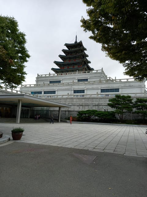 Seoul: 4-Hour Guided Tour to Palace, Bukchon, Jogyesa Temple - FAQ
