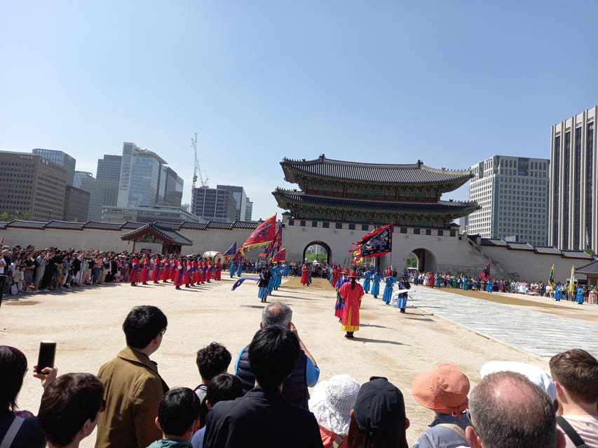 Seoul: 4-Hour Guided Tour to Palace, Bukchon, Jogyesa Temple - Who will get the most from this Seoul walk