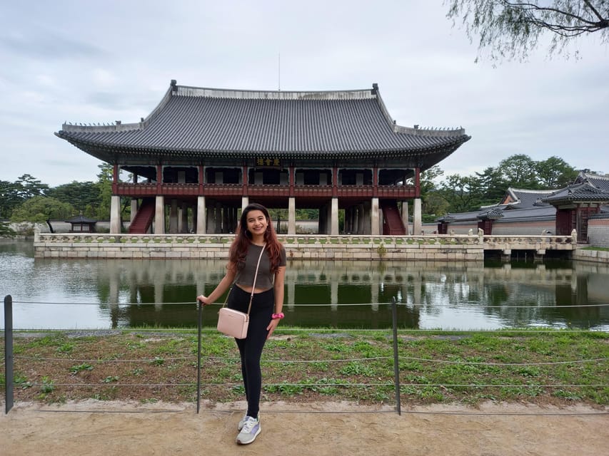 Seoul: 4-Hour Guided Tour to Palace, Bukchon, Jogyesa Temple - The National Folk Museum shows everyday Joseon life