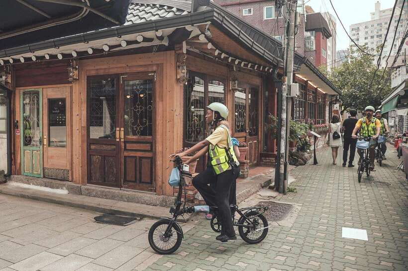 Seoul: Afternoon Ebike tour and "Happy Hour" food and drinks - Insadong Culture Street and the final meal