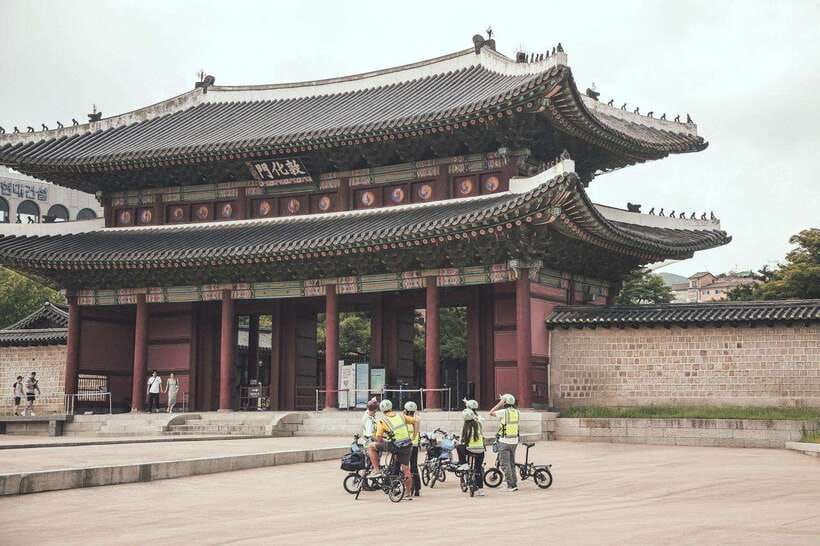 Seoul: Afternoon Ebike tour and "Happy Hour" food and drinks - Price, group size, and practical value