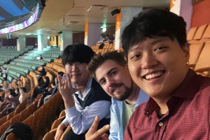 Seoul: Baseball Game Ticket with Dinner/Beer with the host - Dinner before the first pitch