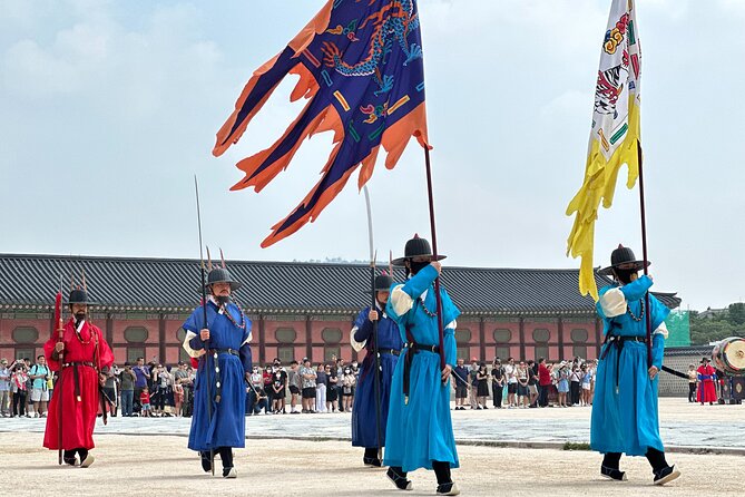 Seoul City Half Day Tour-Gyeongbok Palace Guard Changing Ceremony - The ginseng visit is the clear weakness