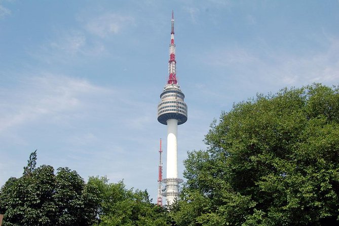 Seoul City Sightseeing Tour Including Gyeongbokgung Palace, N Seoul Tower, and Namsangol Hanok Village - The Ginseng Center: Useful Context, Commercial Pressure