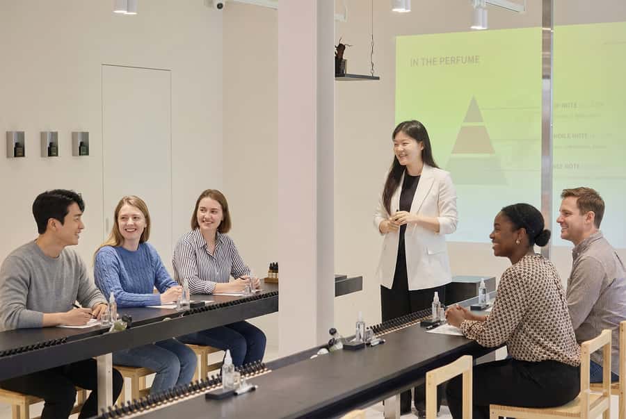 Seoul: Create Your Own Natural Perfume with a Perfumer - Key points at a glance
