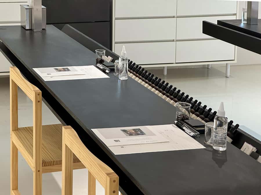 Seoul: Create Your Own Natural Perfume with a Perfumer - A calm class with personal attention