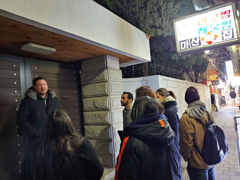Seoul: Dark Side of the City and Ghost Stories Walking Tour - How the guides shape the experience
