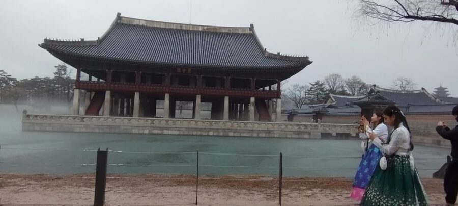 Seoul: DMZ, Gyeongbokgung Palace & City Tour - Gyeongbokgung Palace and the working royal court