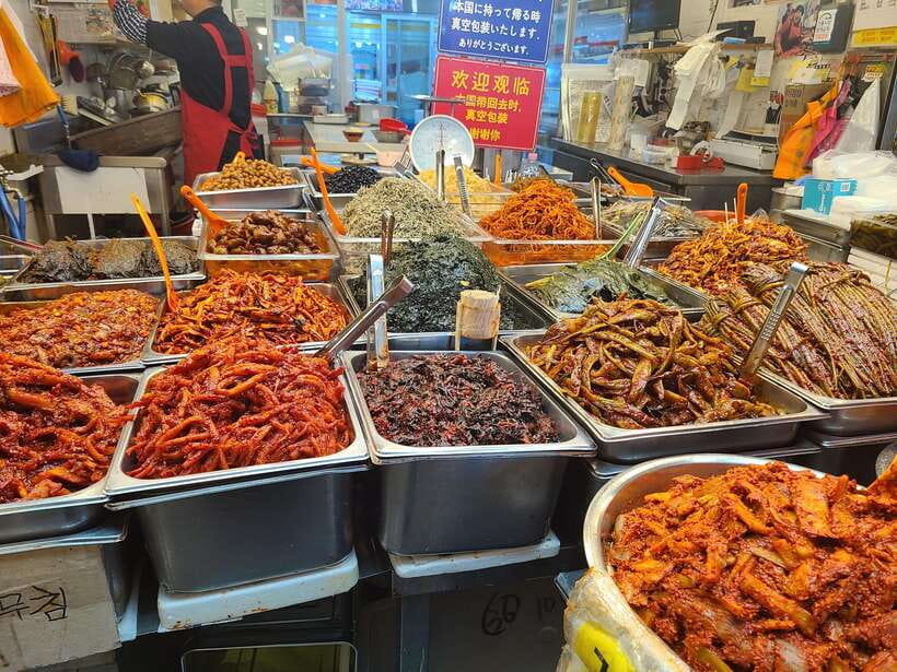 Seoul: Fearless Foodie Gwangjang Market Food Adventure - Stories, food tips, and the role of the guide