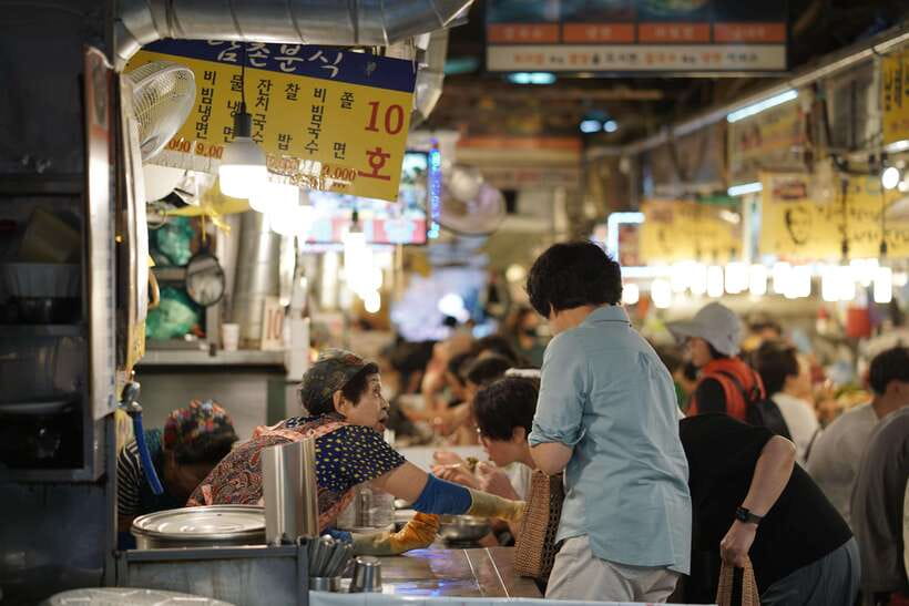 Seoul: Guided Street Food Tour at Namdaemun Market - Meeting at Hoehyeon Station Exit 5