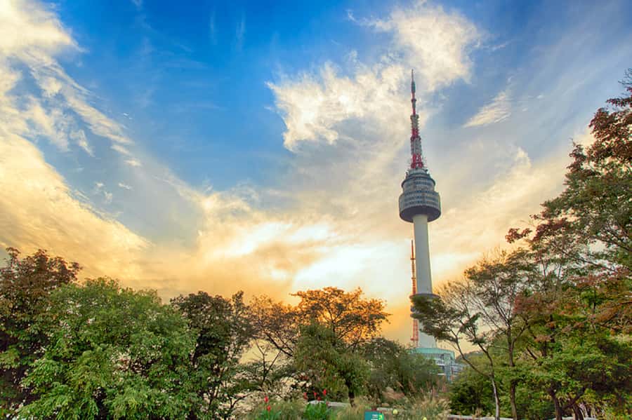 Seoul: Gyeongbokgung / Hanok Village / N Seoul Tower - A private route through Seoul’s old and modern faces