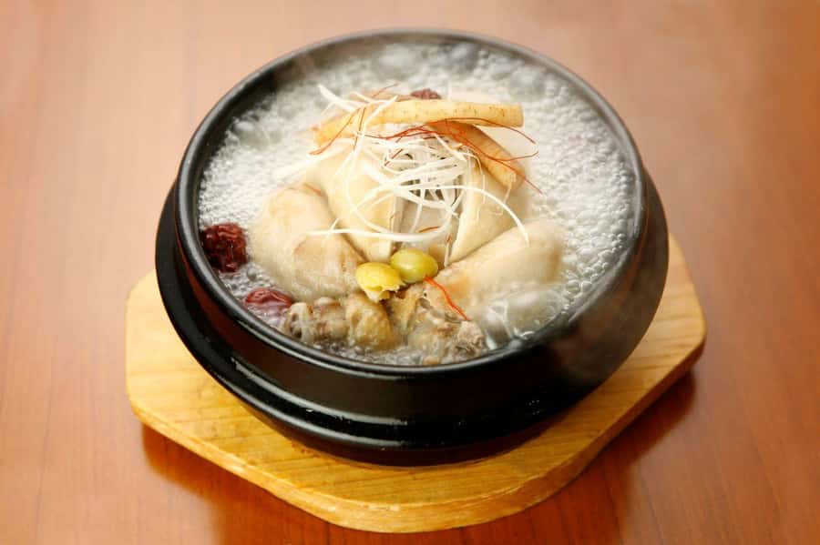 Seoul: Gyeongbokgung / Hanok Village / N Seoul Tower - What the $201 price covers