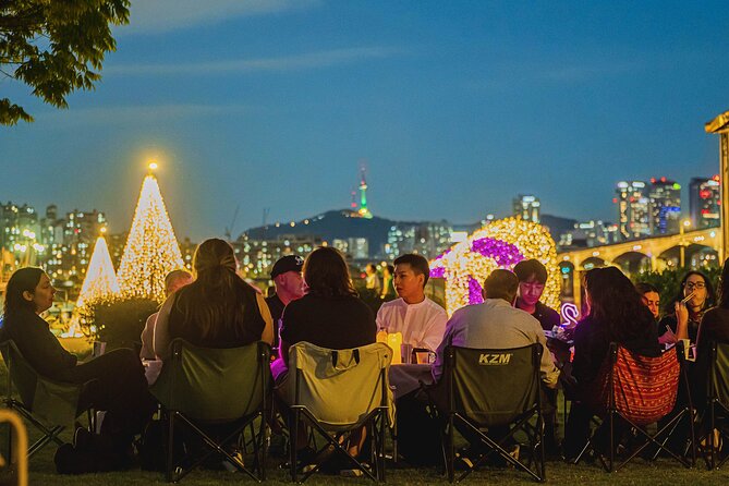 Seoul Han River Night Tour: Picnic, Games & Starlight Cruise - April to October: a Korean chicken picnic by the river