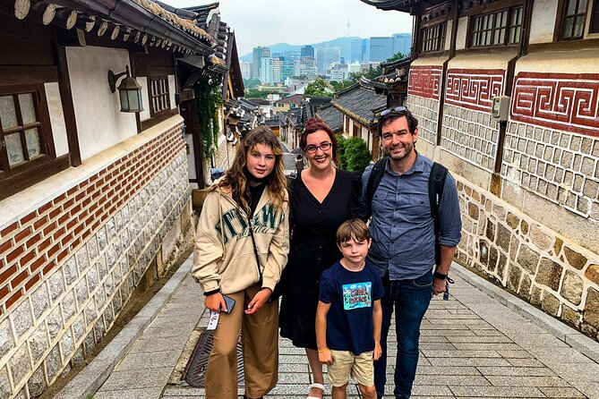 Seoul Highlights & Hidden Gems Tours by Locals: Private + Custom - Museums, temples, and lesser-known stops