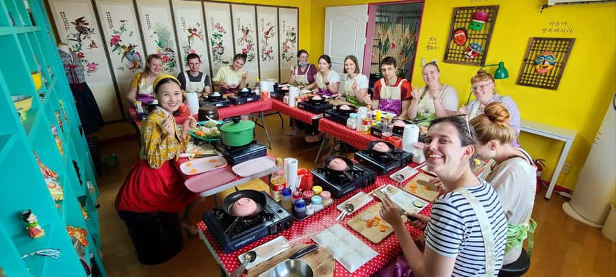 Seoul: Korean Cooking Class at a Local Home and Market Tour - Four Korean dishes, four different skills