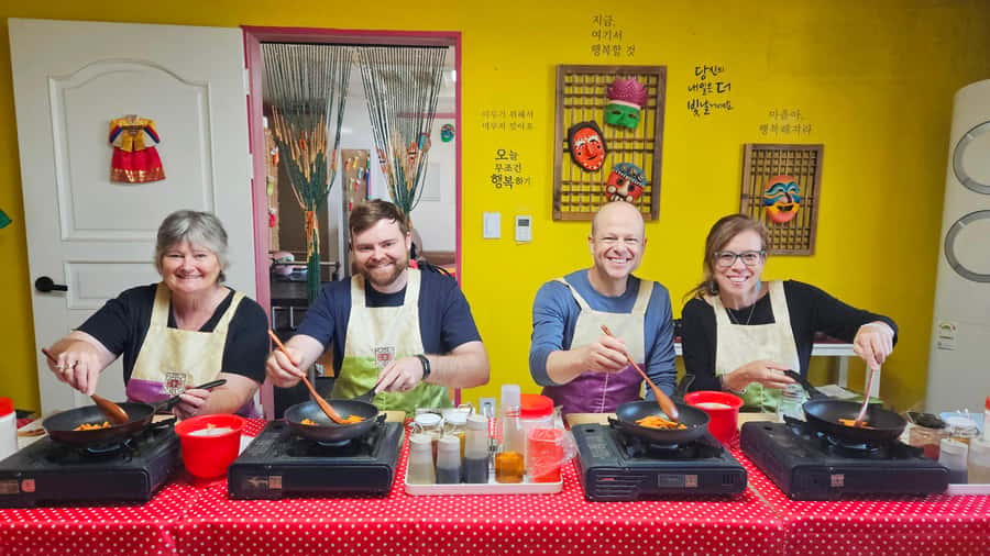 Seoul: Korean Cooking Class at a Local Home and Market Tour - Why the small group matters