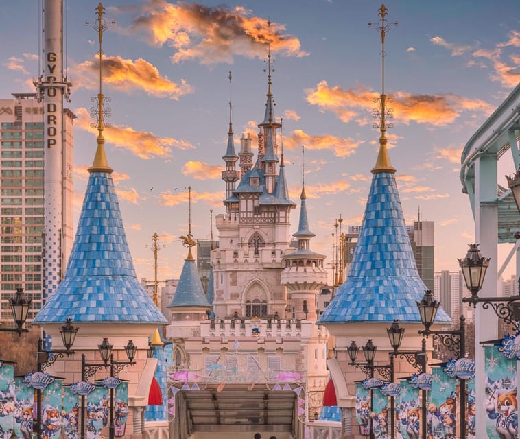Seoul: Lotte World 1 Day Pass & Korean School Uniform Rental - Booking tips for a smoother day