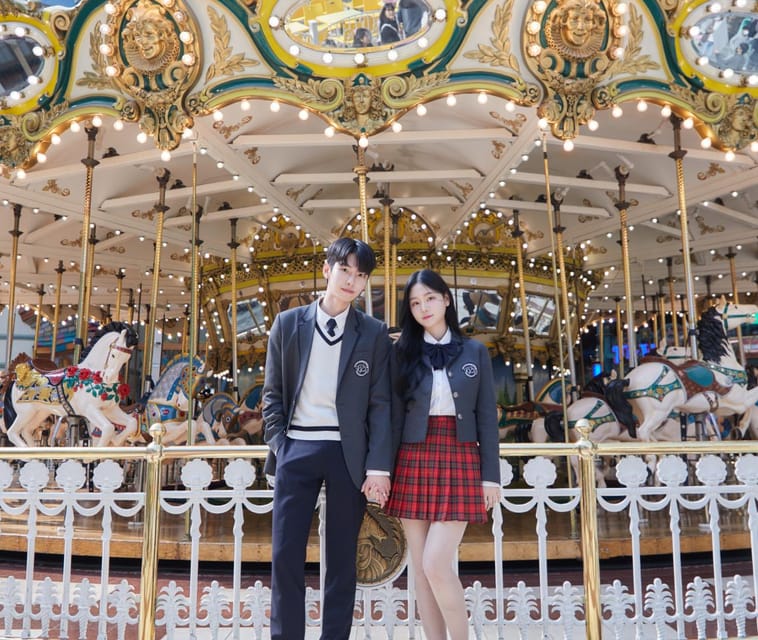 Seoul: Lotte World 1 Day Pass & Korean School Uniform Rental - A school uniform day at Lotte World
