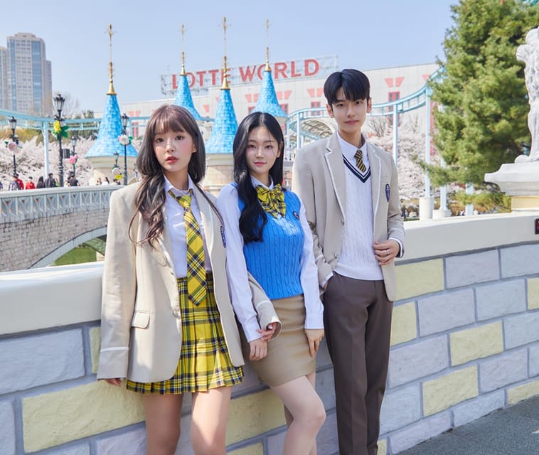 Seoul: Lotte World 1 Day Pass & Korean School Uniform Rental - Shows, mascots, snacks, and the evening parade