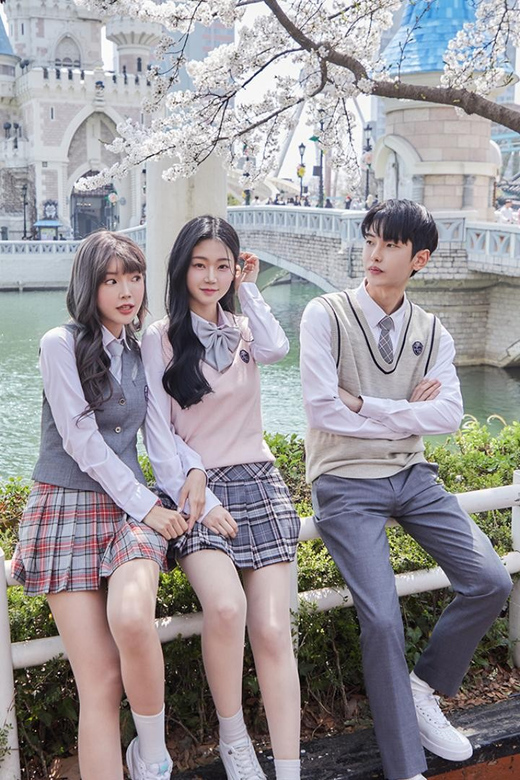 Seoul: Lotte World 1 Day Pass & Korean School Uniform Rental - Finding Gamsung Gyobok without losing your morning