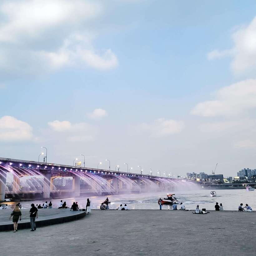 Seoul: Max Out Must Visit City Highlights Panoramic Day Tour - Two famous sights pass by on the way east