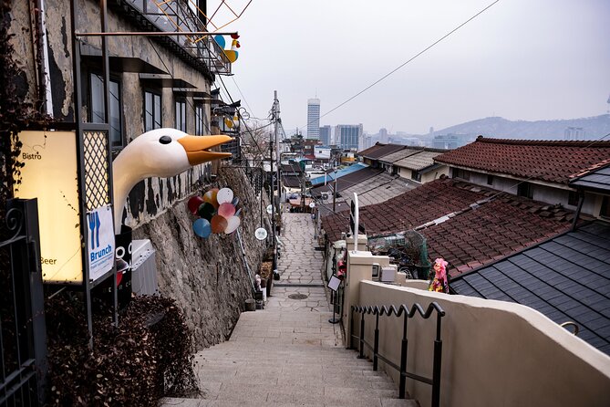 Seoul moonlight walking tour with local historian - Starting among Hyehwa’s theaters and university culture