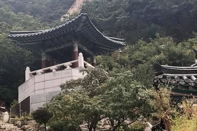 Seoul Mountain Hike: Temples, Folklore & Traditional Meal - The mountain restaurant meal and included drinks