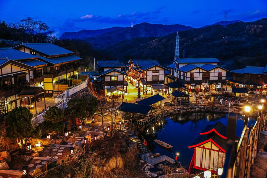 Seoul: Mt. Seorak & Nami Island & Eobi Ice Valley Day Tour - Eobi Ice Valley: a short winter photo stop