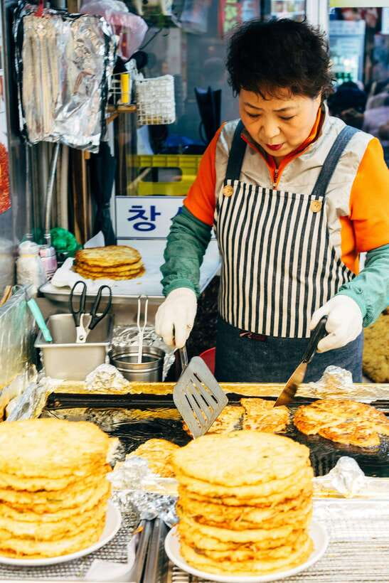 Seoul : Must-see & Hidden Gems Private Walking Tour - Gwangjang Market with a family-friendly option