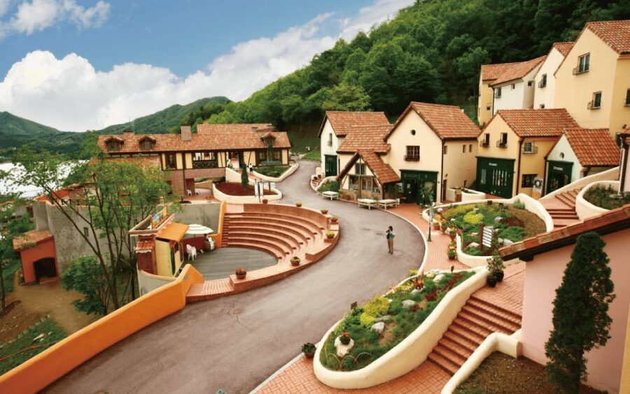 Seoul: Nami and Petite France Tour with Optional K-Garden - Pinocchio and Da Vinci at Italian Village
