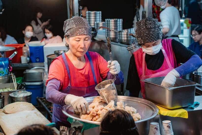 Seoul: Night Market Food Tour with Local Guide - Who will enjoy this Seoul food tour?