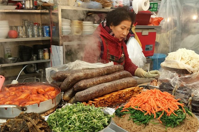 Seoul Night Tour (Gwangjang Market, Royal Palace and Naksan Park) - Who should book this evening outing?